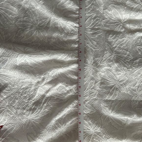 Vero Moda NWOT Big Flower Lace size 12 - Picture 8 of 8